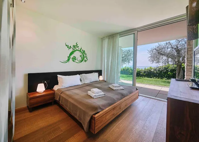 Ferienvilla 'madaba' Mit Blick Aufs Wasser By Interhome