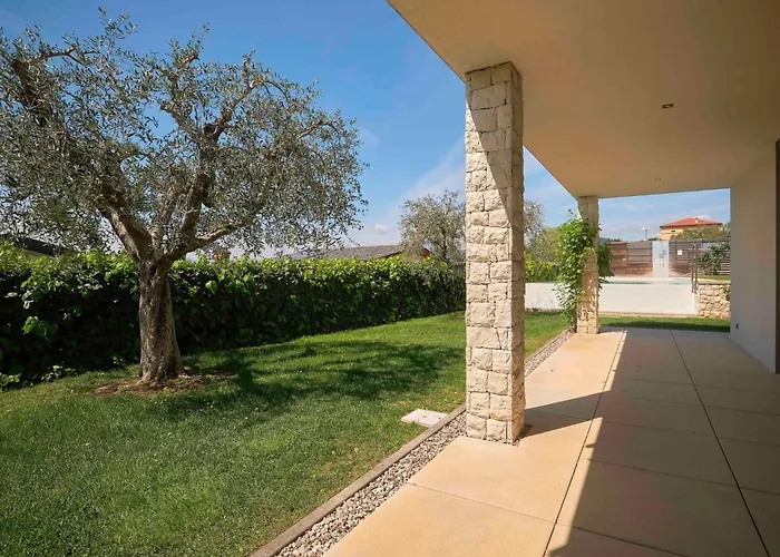 Ferienvilla 'madaba' Mit Blick Aufs Wasser By Interhome Holiday home Bardolino