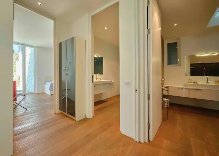 Ferienvilla 'madaba' Mit Blick Aufs Wasser By Interhome Bardolino