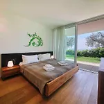 Ferienvilla 'madaba' Mit Blick Aufs Wasser By Interhome