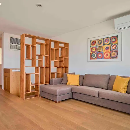 Ferienvilla 'madaba' Mit Blick Aufs Wasser By Interhome Bardolino