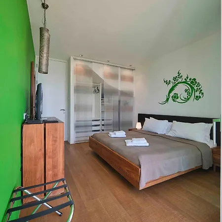 Ferienvilla 'madaba' Mit Blick Aufs Wasser By Interhome Bardolino