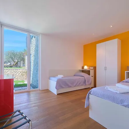 Ferienvilla 'madaba' Mit Blick Aufs Wasser By Interhome Сasa de vacaciones Bardolino