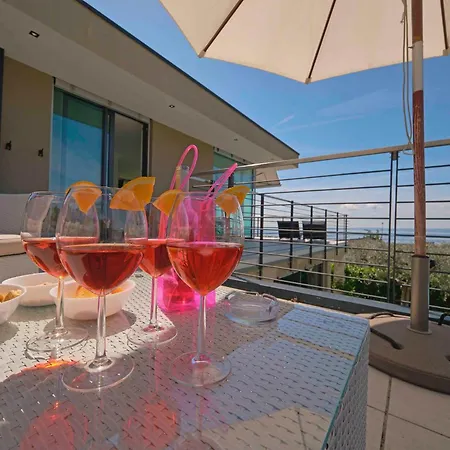 Tatil Evi Ferienvilla 'madaba' Mit Blick Aufs Wasser By Interhome *