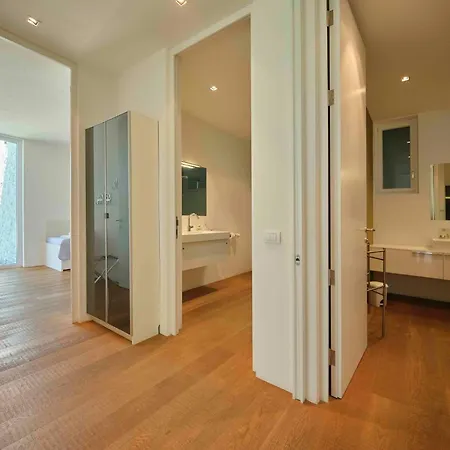 Ferienvilla 'madaba' Mit Blick Aufs Wasser By Interhome Bardolino