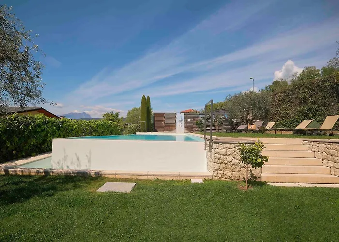 Ferienvilla 'madaba' Mit Blick Aufs Wasser By Interhome Dom wakacyjny Bardolino