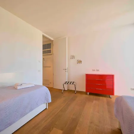 Ferienvilla 'madaba' Mit Blick Aufs Wasser By Interhome Dom wakacyjny Bardolino